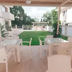Lara Boutique *