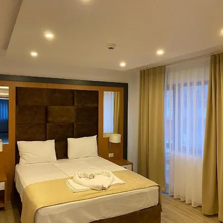 Lara Boutique Gazde/Camere de închiriat *