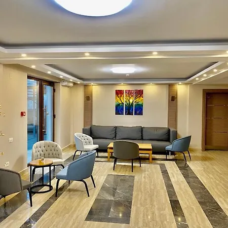 Gazde/Camere de închiriat Lara Boutique *