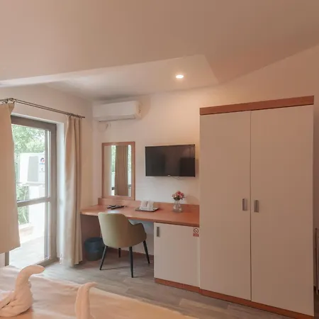 Lara Boutique Eforie Nord