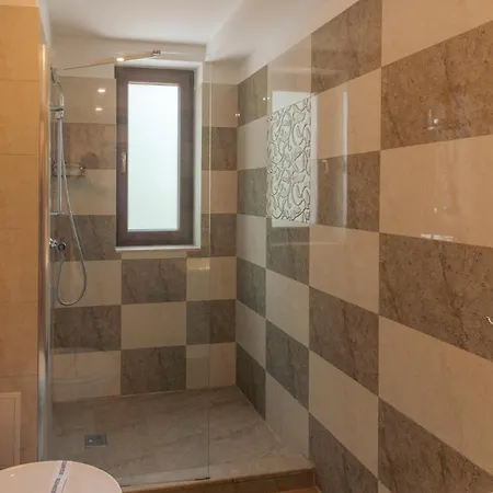 Homestay Lara Boutique *